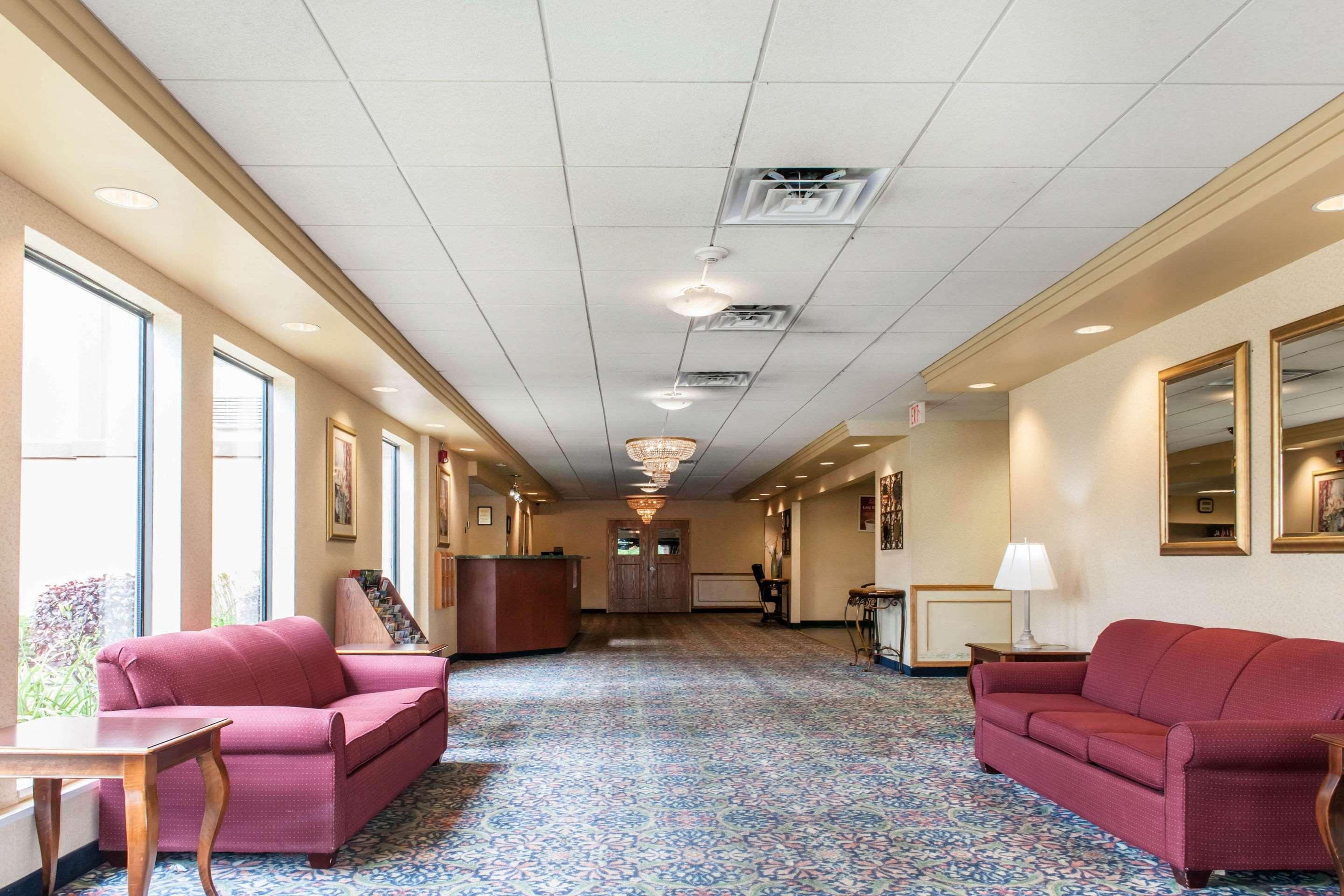 Days Inn And Suites By Wyndham Hammond, In Exterior photo